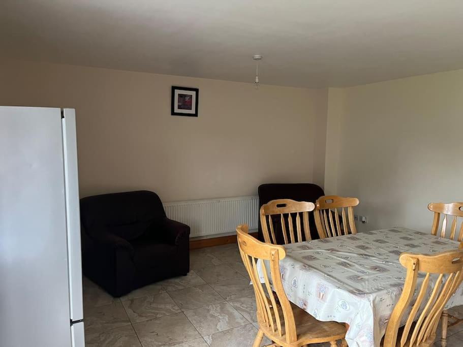 Modern 4 Bed House In Town Villa Tubbercurry Екстериор снимка
